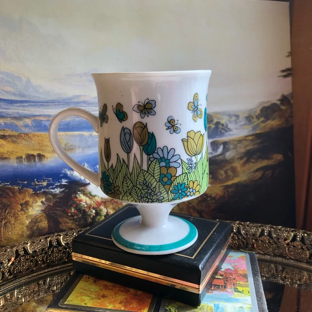☕️VINTAGE Arnart Smug Mug “Spring Garden” Floral Butterfly Ceramic Mug ☕️